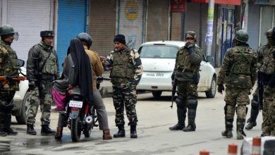 restrictions-curfew-checking-army-kashmir-1000x600