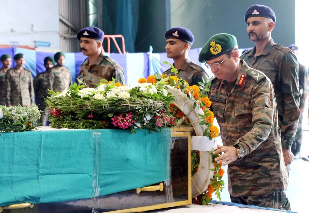 Indian-Army-tributes-to-fallen-soldiers